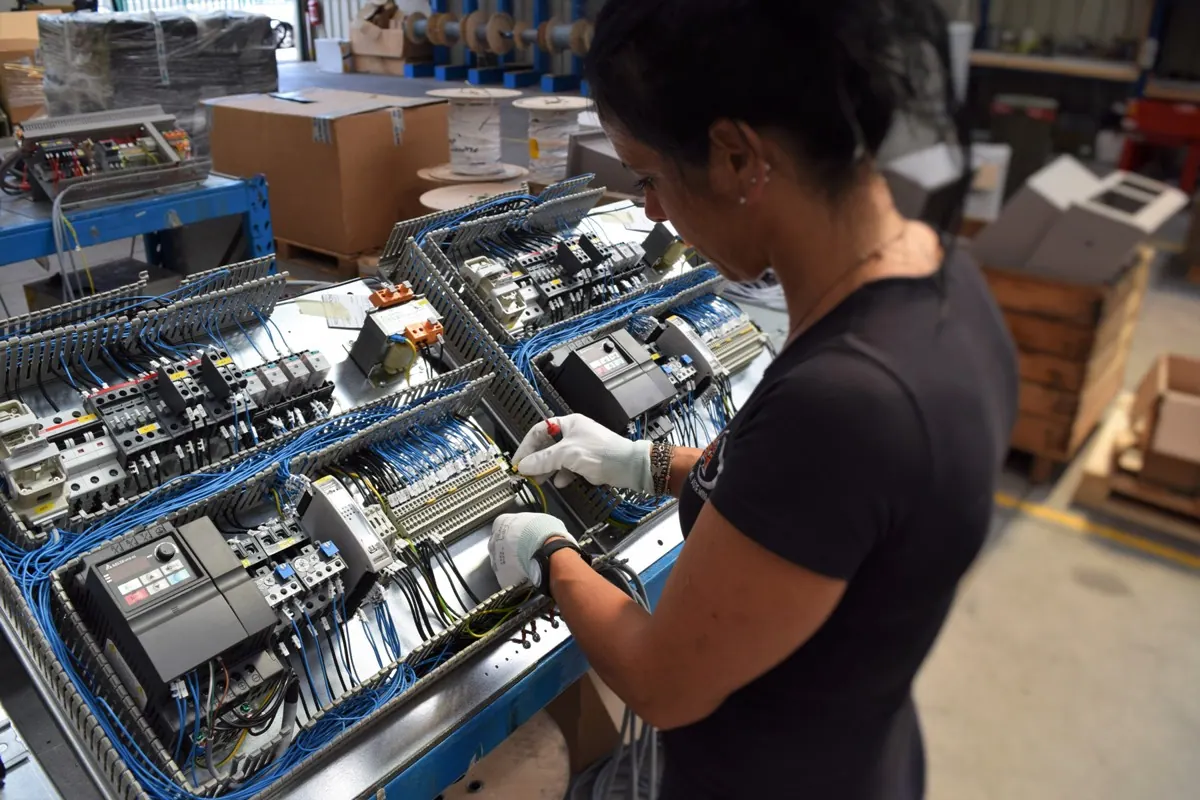 Quadro elettrico bordo macchina cablato e siglato